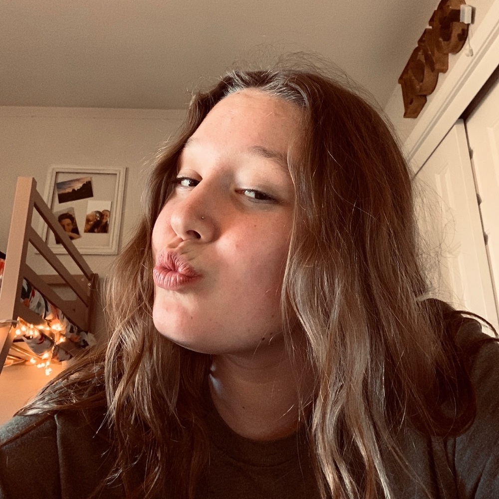 Meet your Posher, Emily